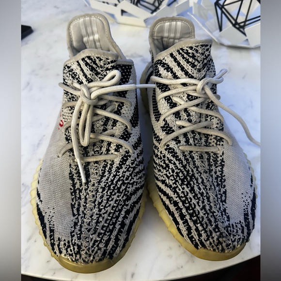 ❌ SOLD ❌adidas YEEZY Boost 350 V2 ZEBRA - Size 11.5 - Picture 4 of 7